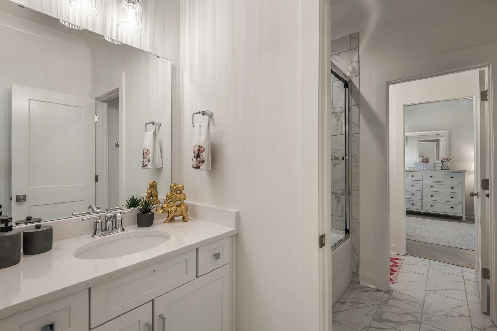 Jack-and-Jill bath