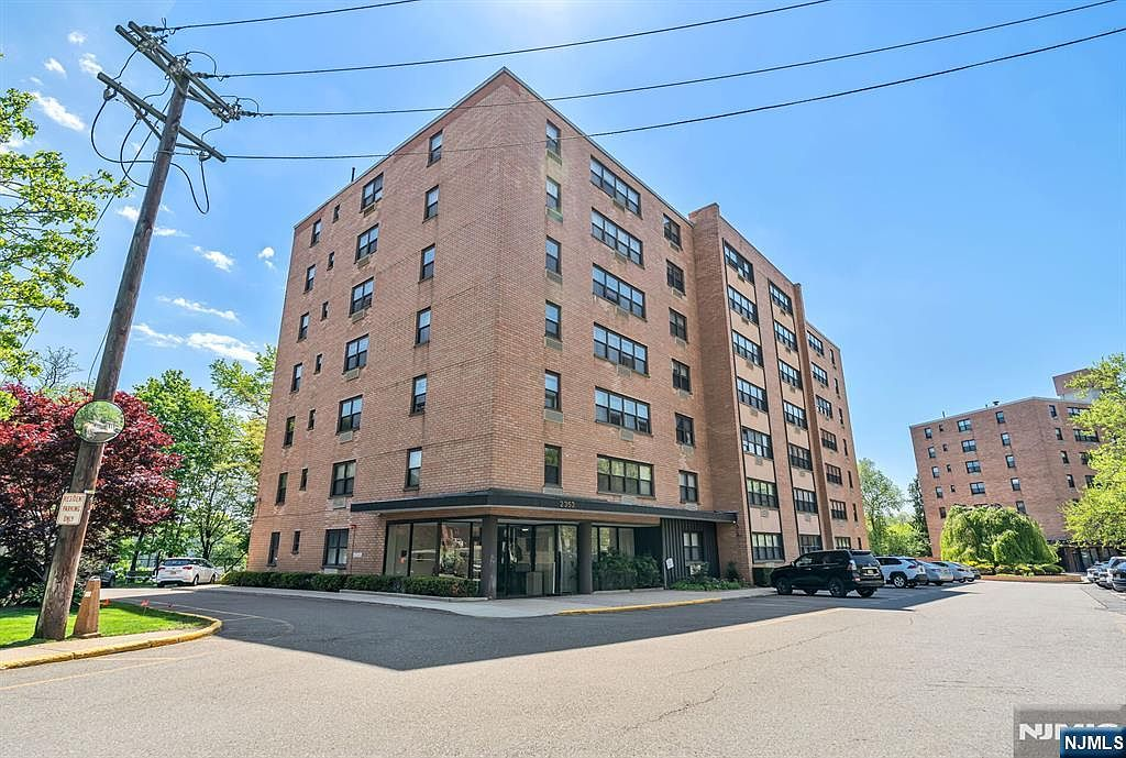 2352 Linwood Ave APT 6C, Fort Lee, NJ — featured listing by Scott Selleck