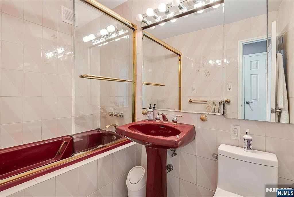 Second bathroom with vintage fixtures