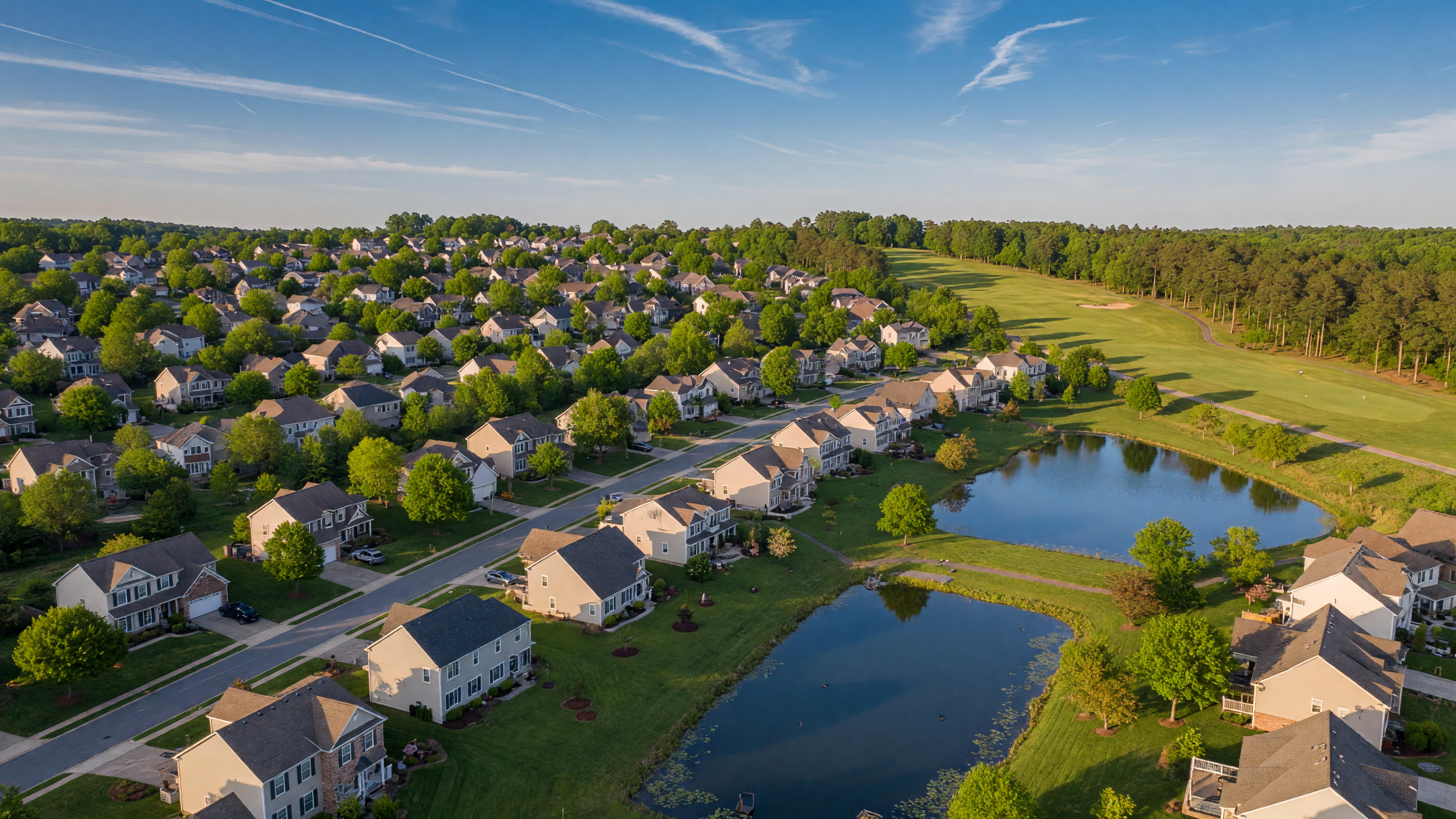 Lee's Hill master-planned golf community in Fredericksburg Virginia — tree-lined streets, established homes, and championship golf course