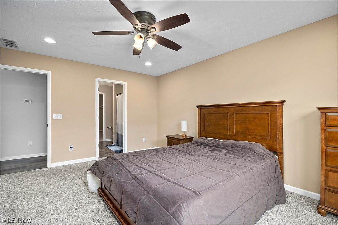 Master bedroom showing doorway to ensuite bathroom