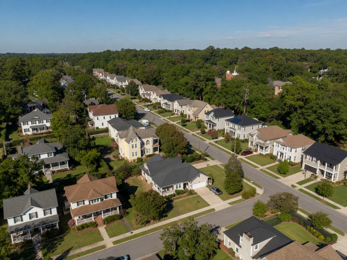 Augusta GA neighborhood with tree-lined streets and homes