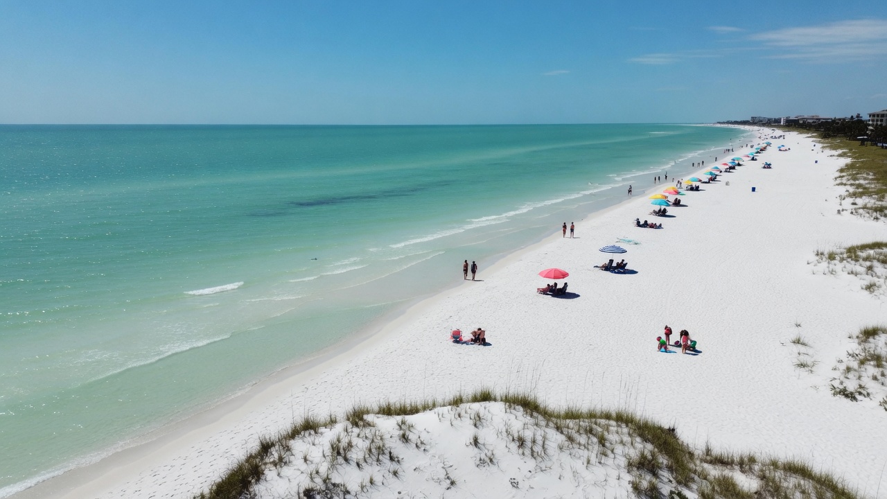Your Complete Beach Day Guide: Siesta Key, Nokomis & the Best Sands on the Gulf Coast
