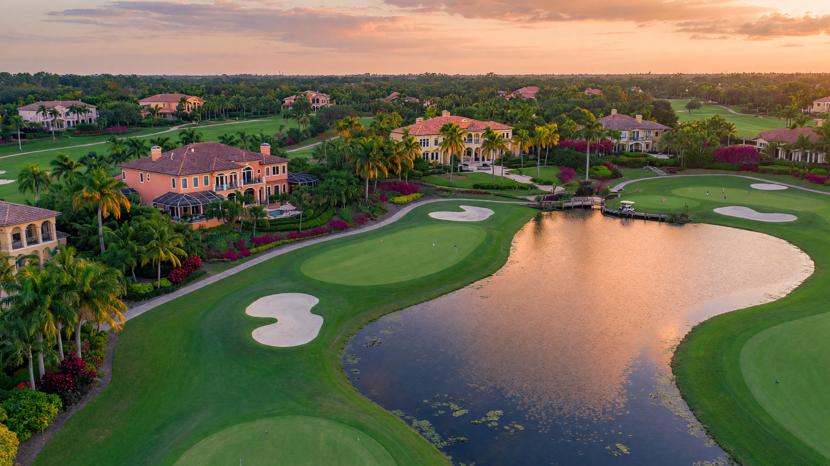 Beautiful golf course with tropical landscaping and lakes in Palmer Ranch, Sarasota