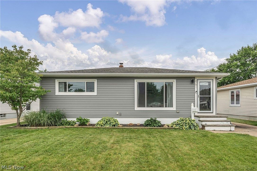 Exterior of 14291 Gallatin Blvd, a beautifully maintained ranch in Brook Park