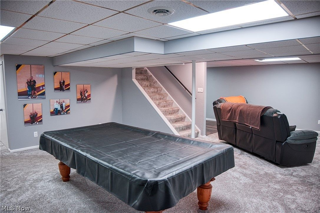 Finished basement recreation room