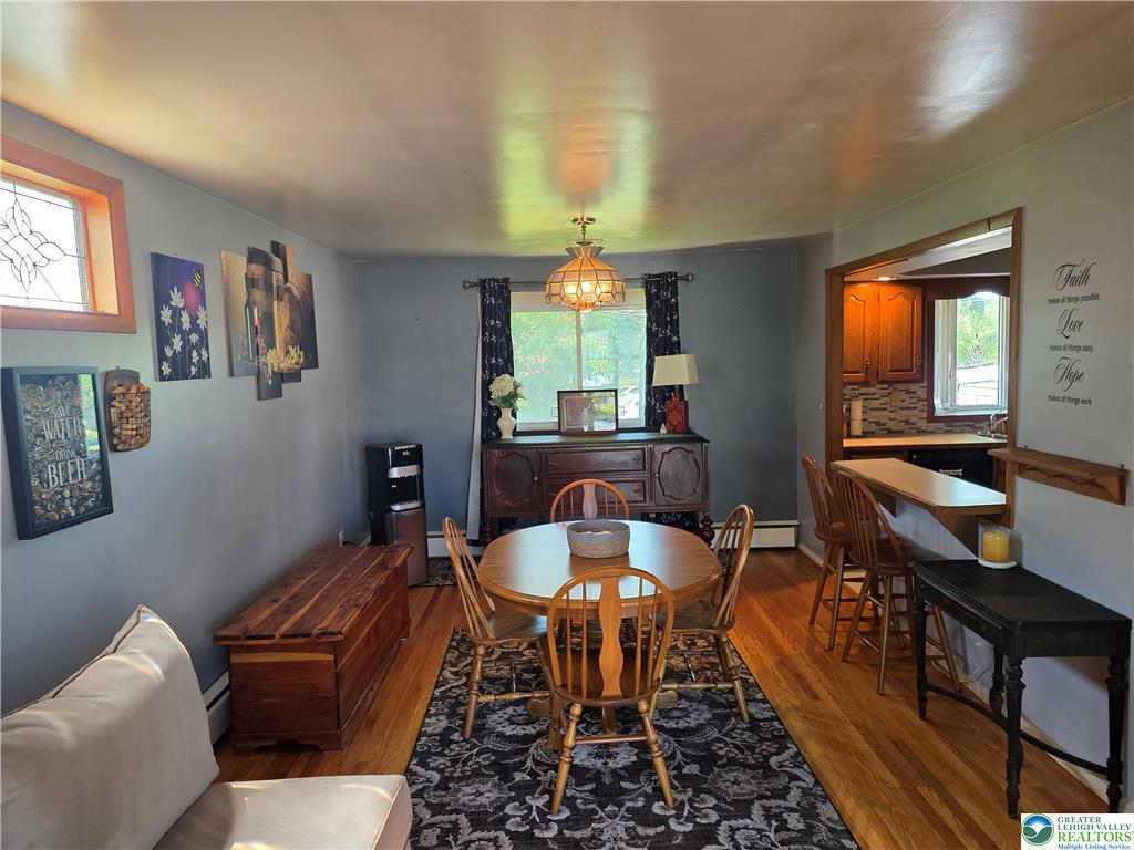 Dining room opening into kitchen
