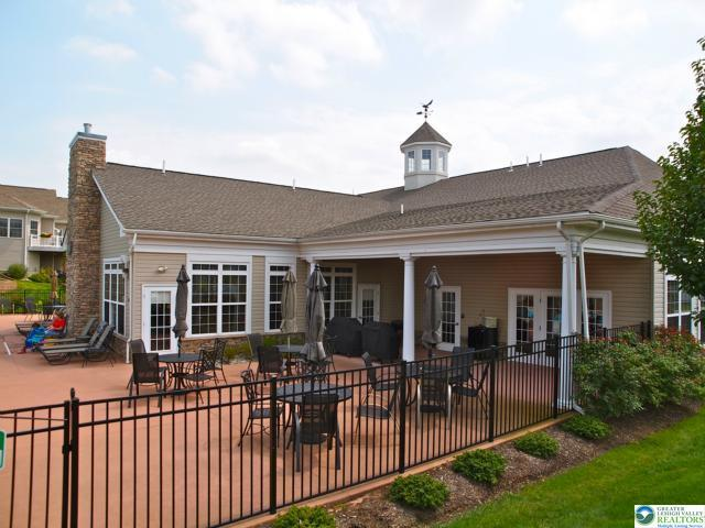 Willow Green community patio area