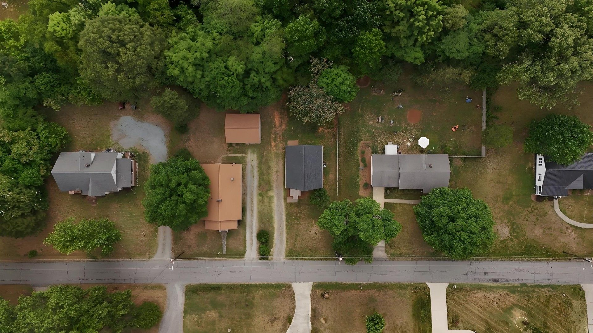 Aerial view of the residential neighborhood around 131 Lindbergh Street in Winston-Salem