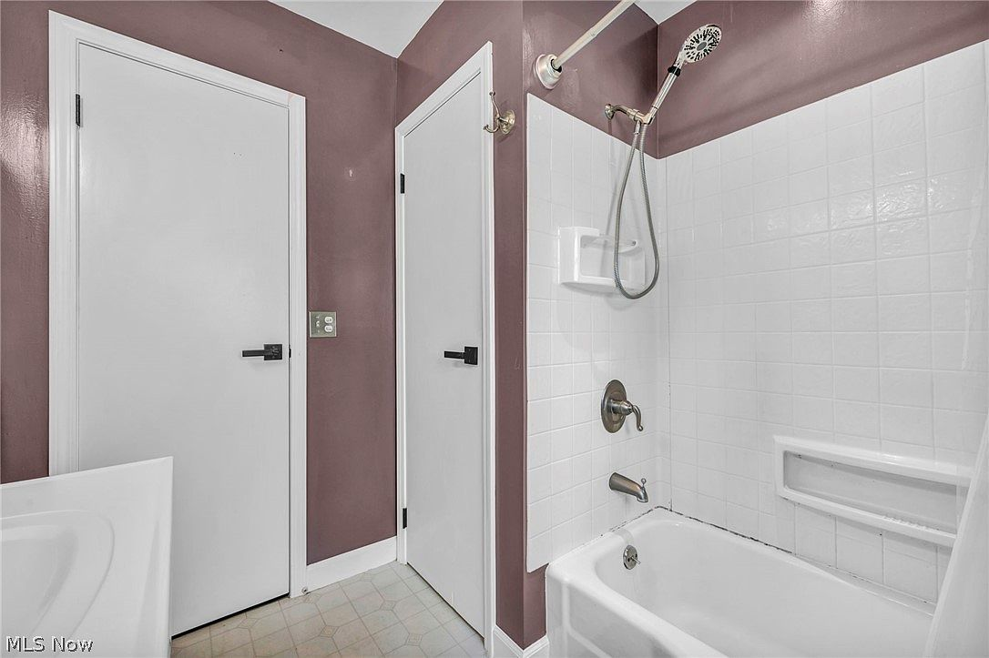 Bathroom tub-shower combination