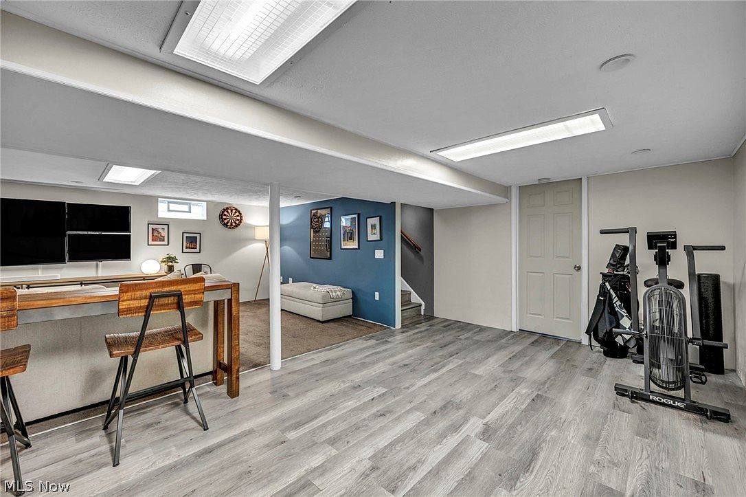 Basement rec room with bar area
