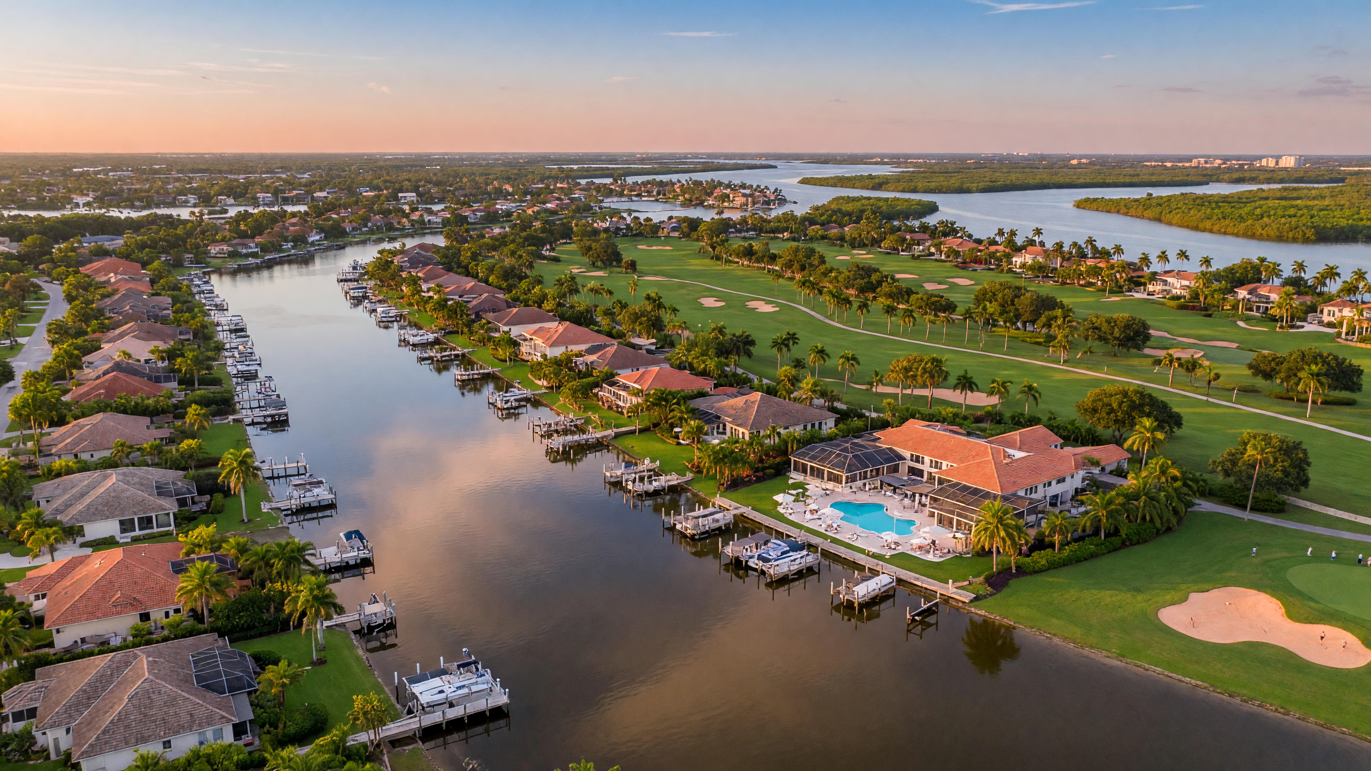 Waterfront golf community