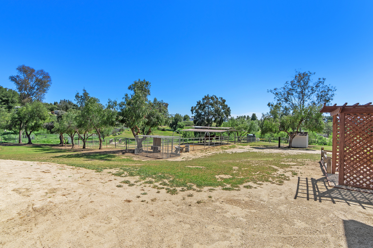 Backyard equestrian facilities with pipe corrals