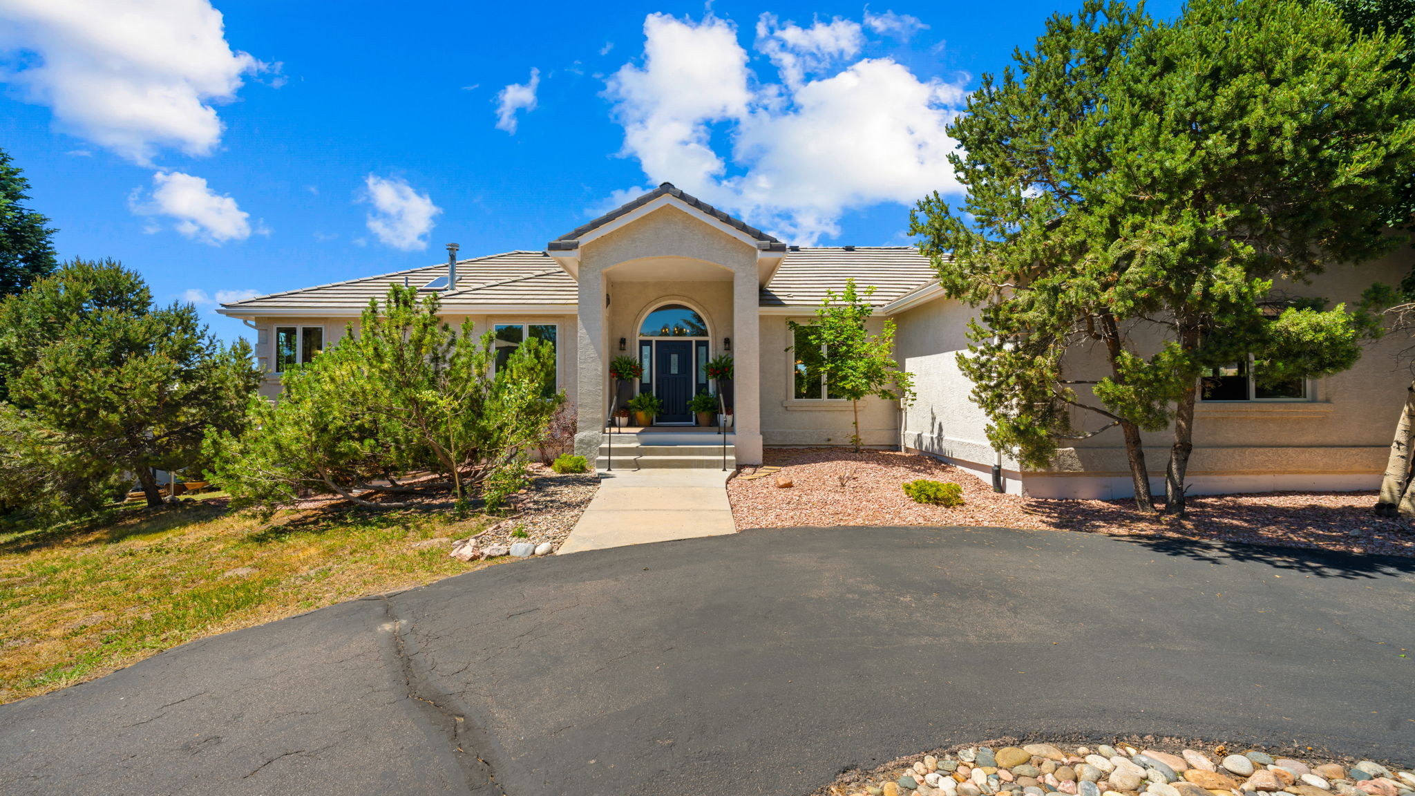 Exterior ranch facade