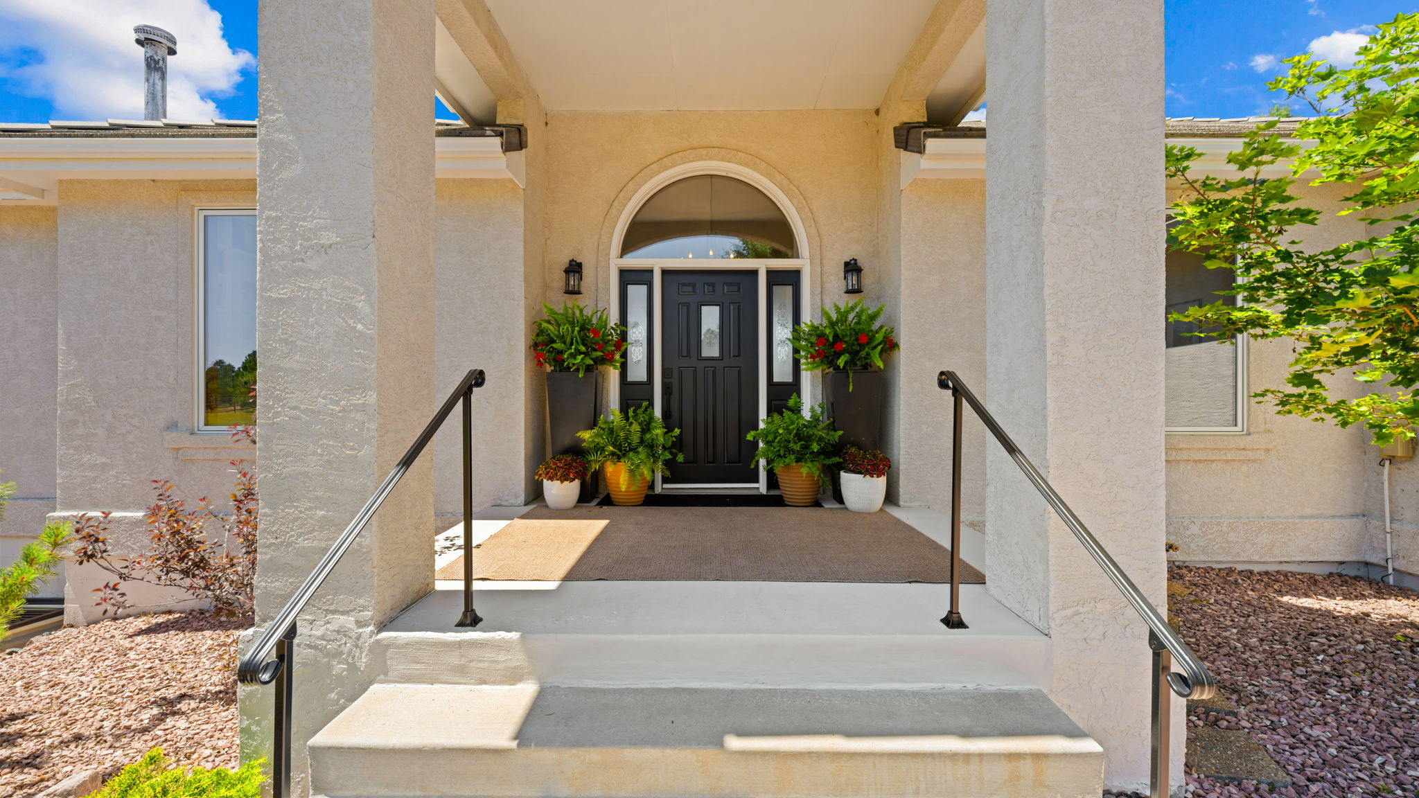 Front entryway porch