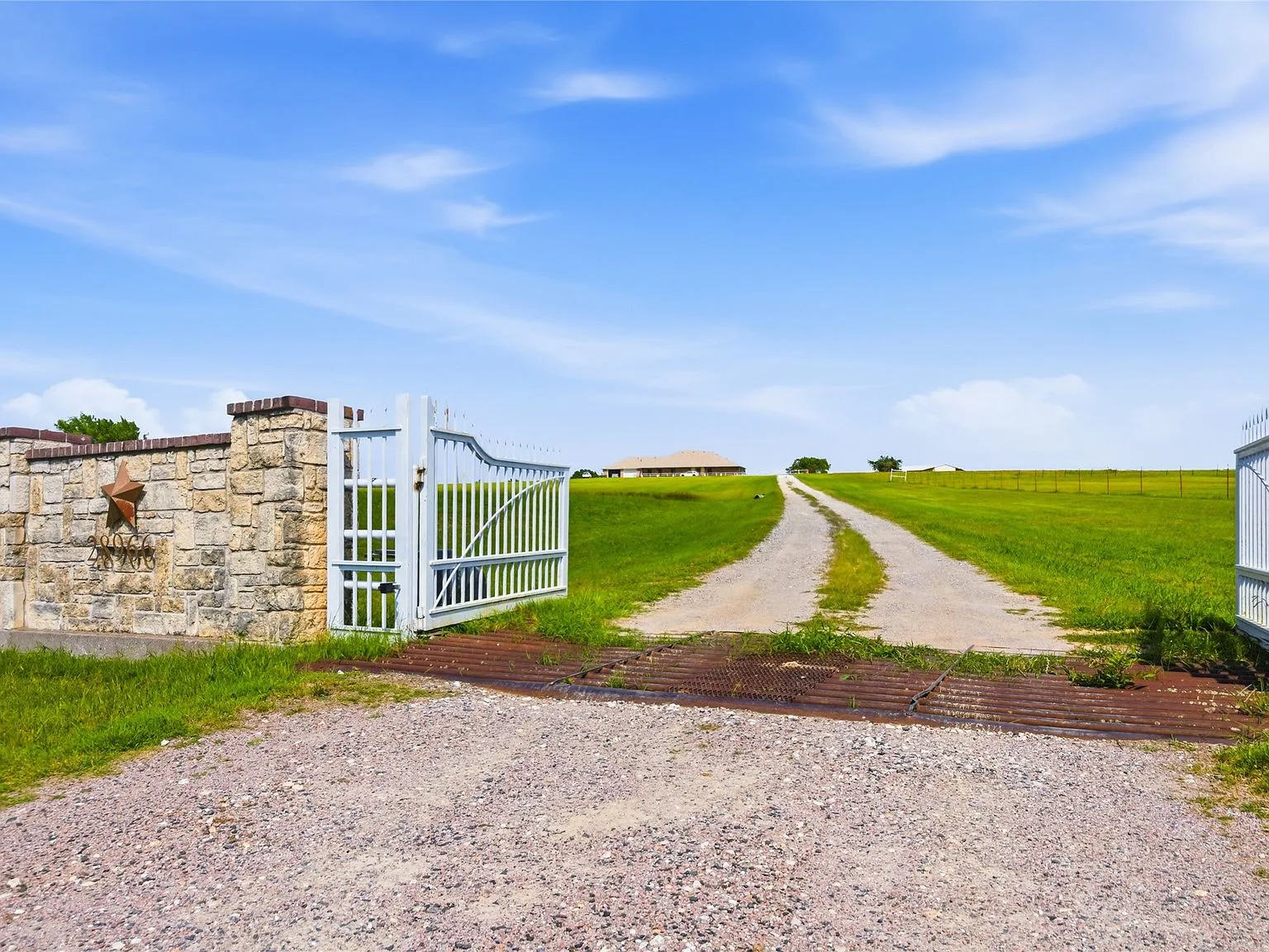 Entrance gate