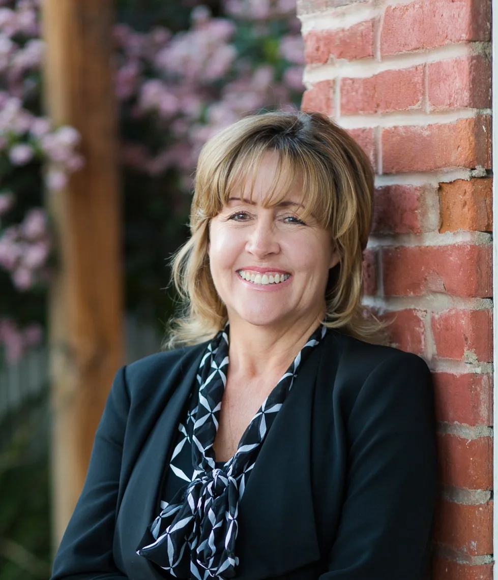 Laura Holbert, Real Estate Broker with Team Integrity Realty