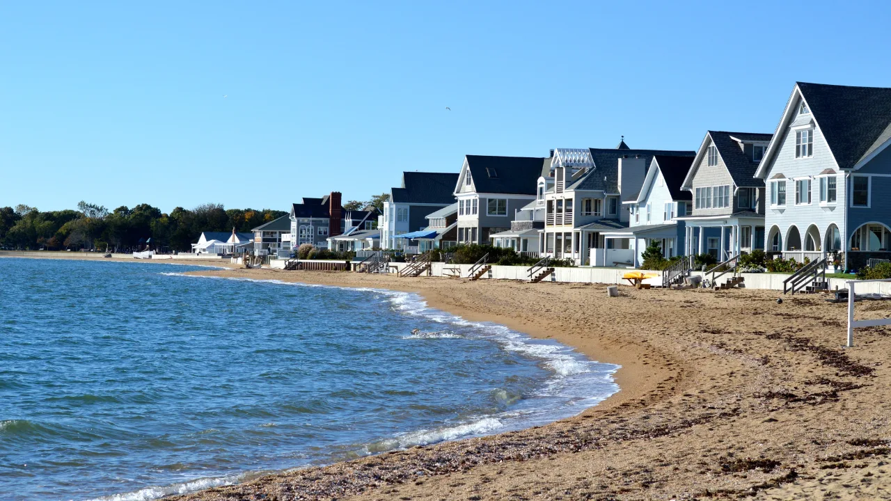 Madison neighborhood — Beach town, artsy, relaxed