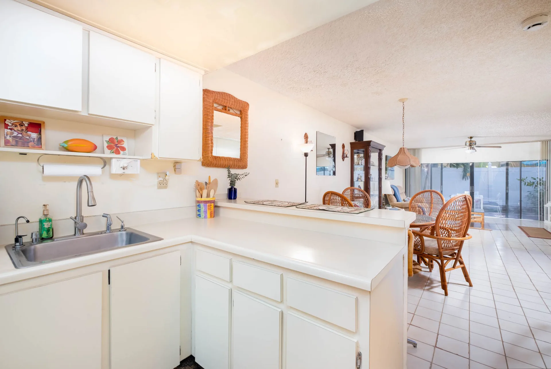Kitchen with peninsula and dining view