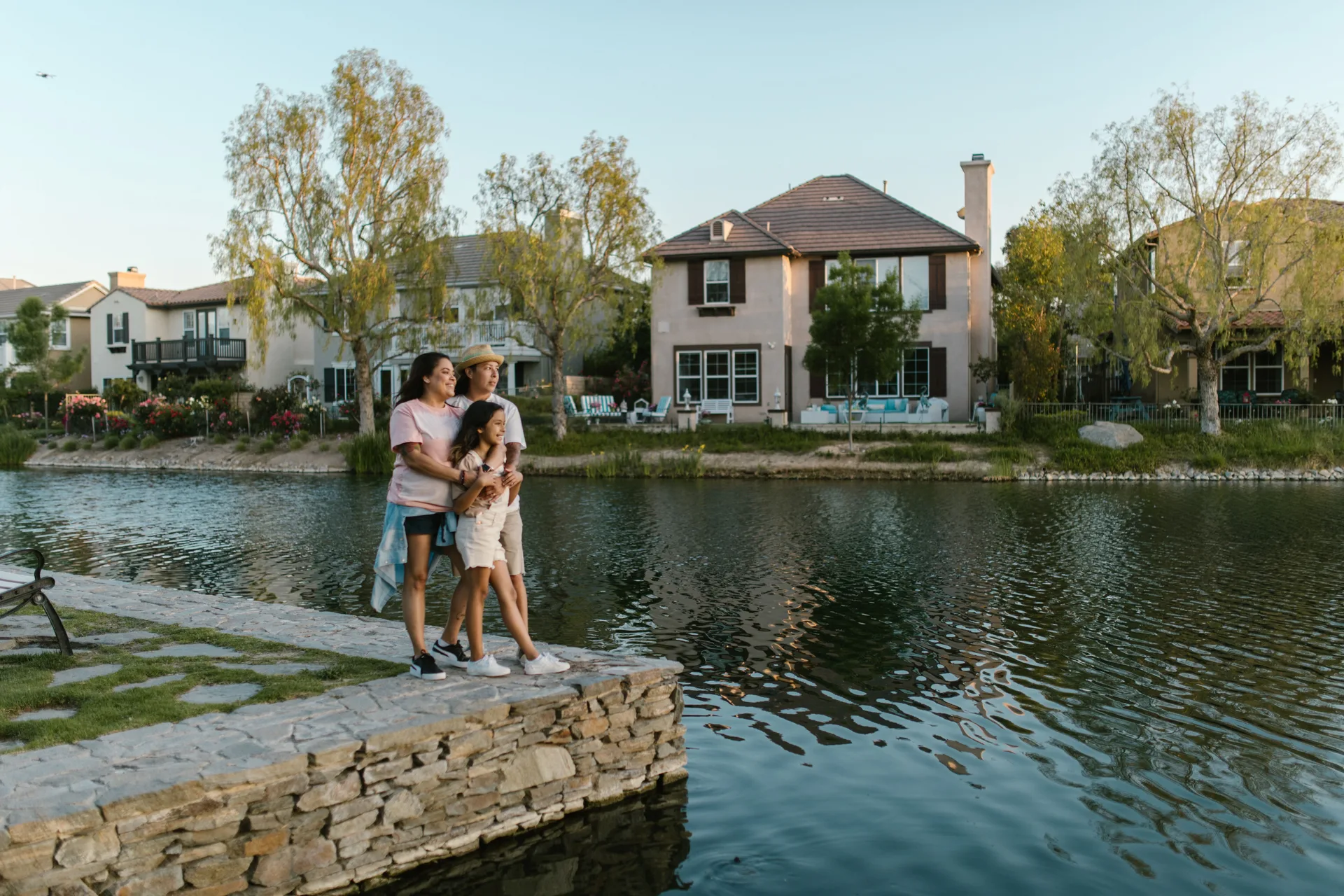 A suburban neighborhood in Murrieta California with tree-lined streets and rolling hills