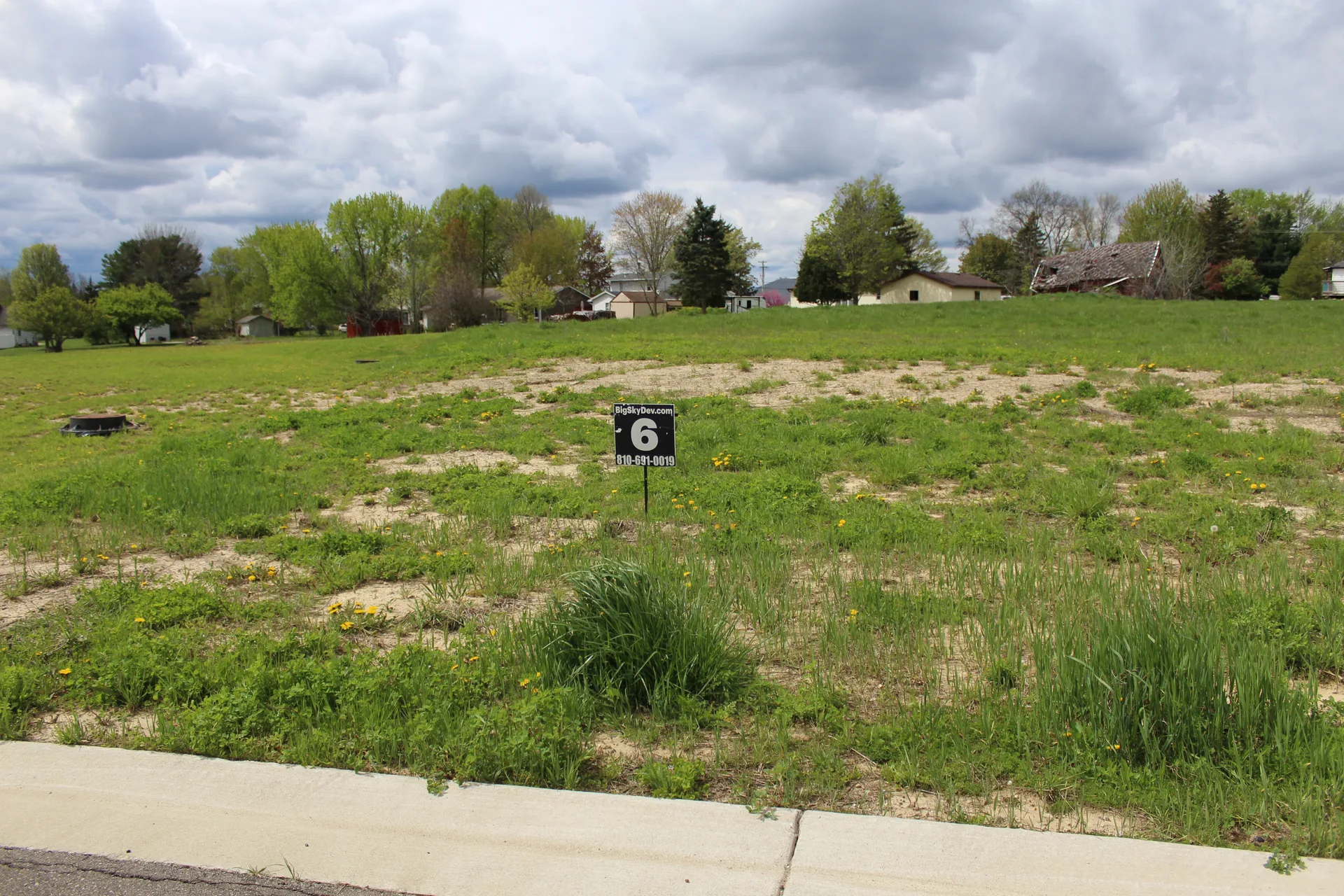 Vacant lot at 13247 Country Club Drive in Linden, Michigan