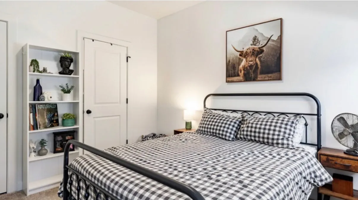 Additional secondary bedroom