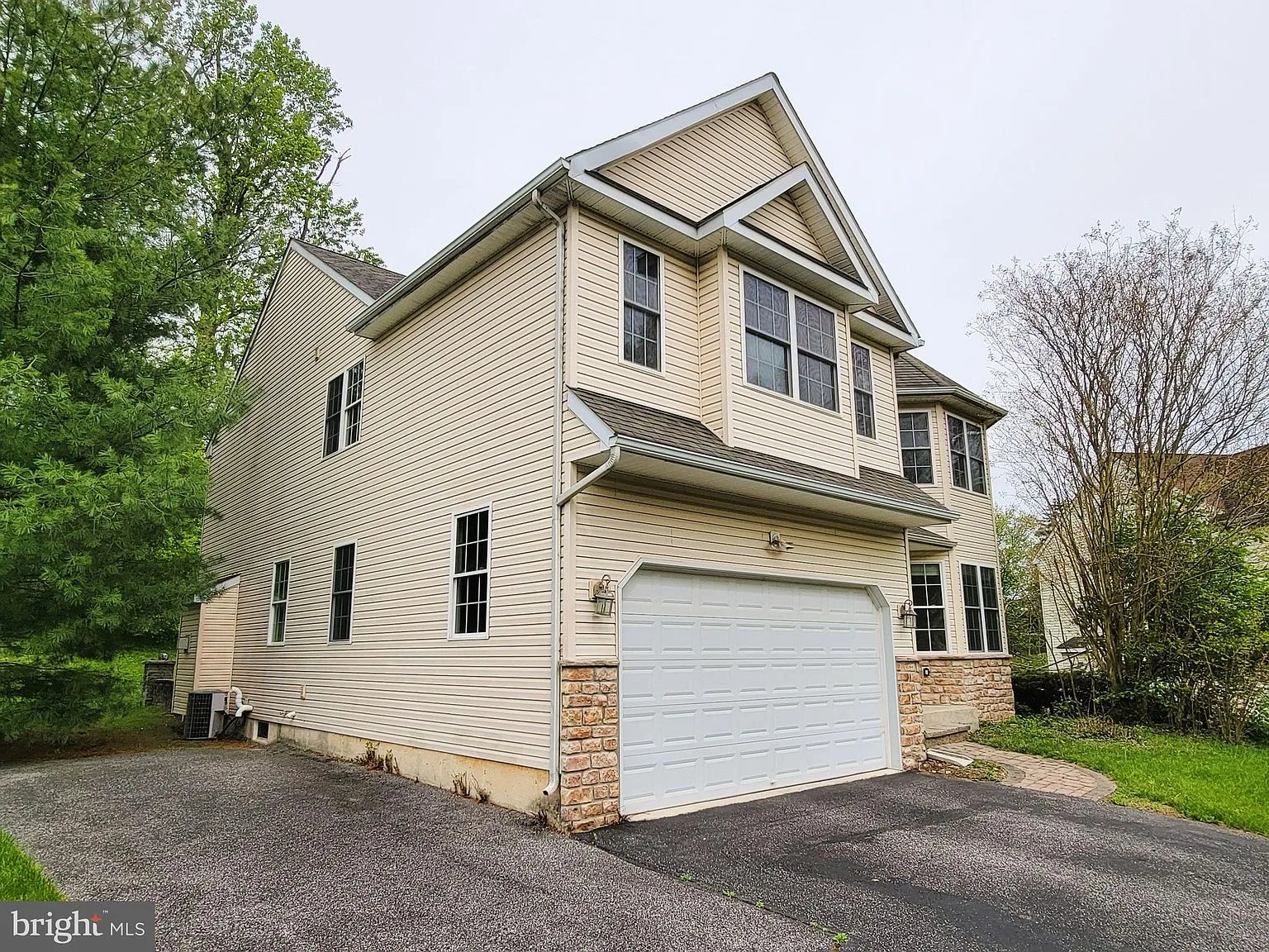 Exterior front with walkway and driveway