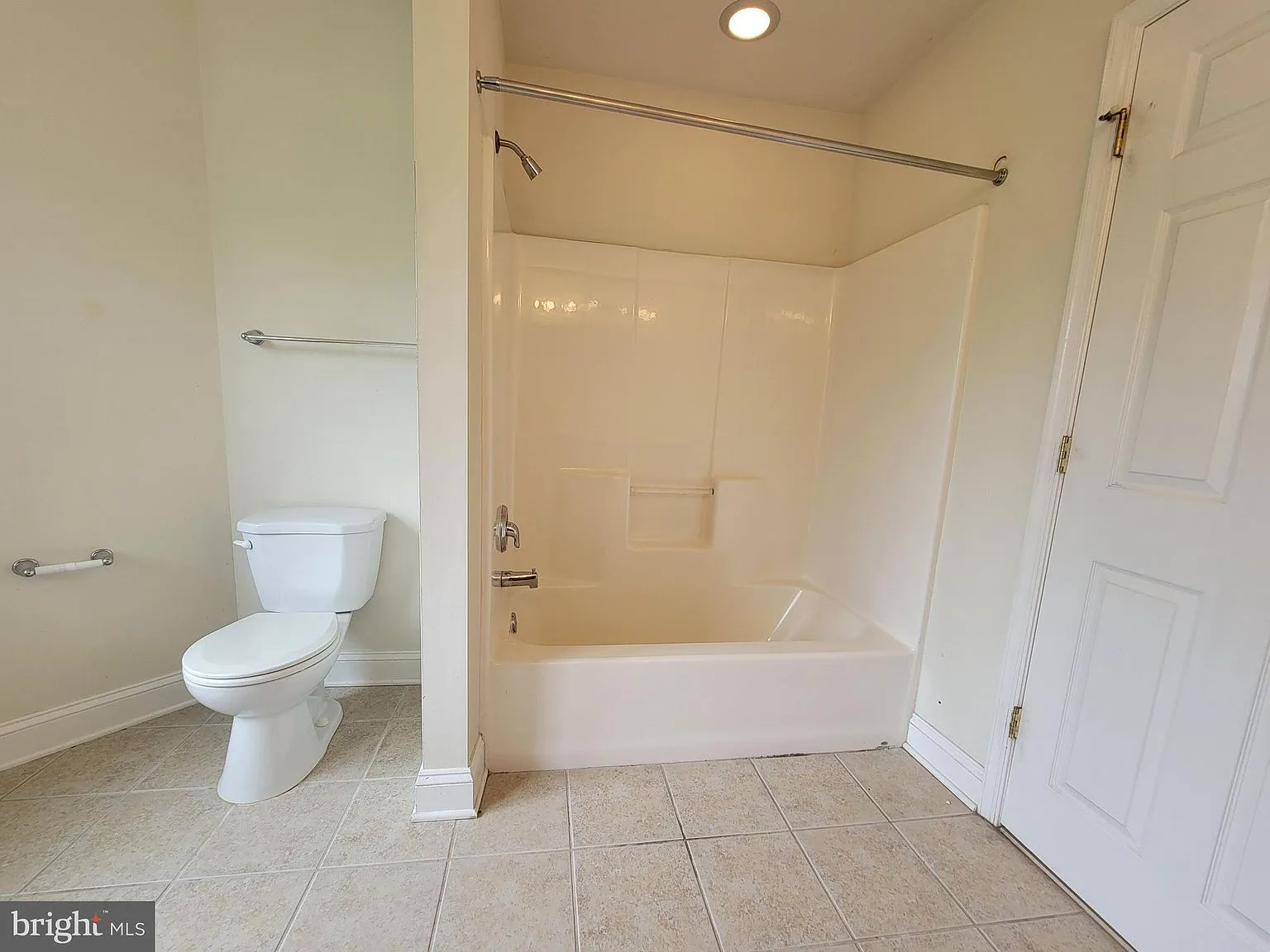 Full bathroom with tub-shower