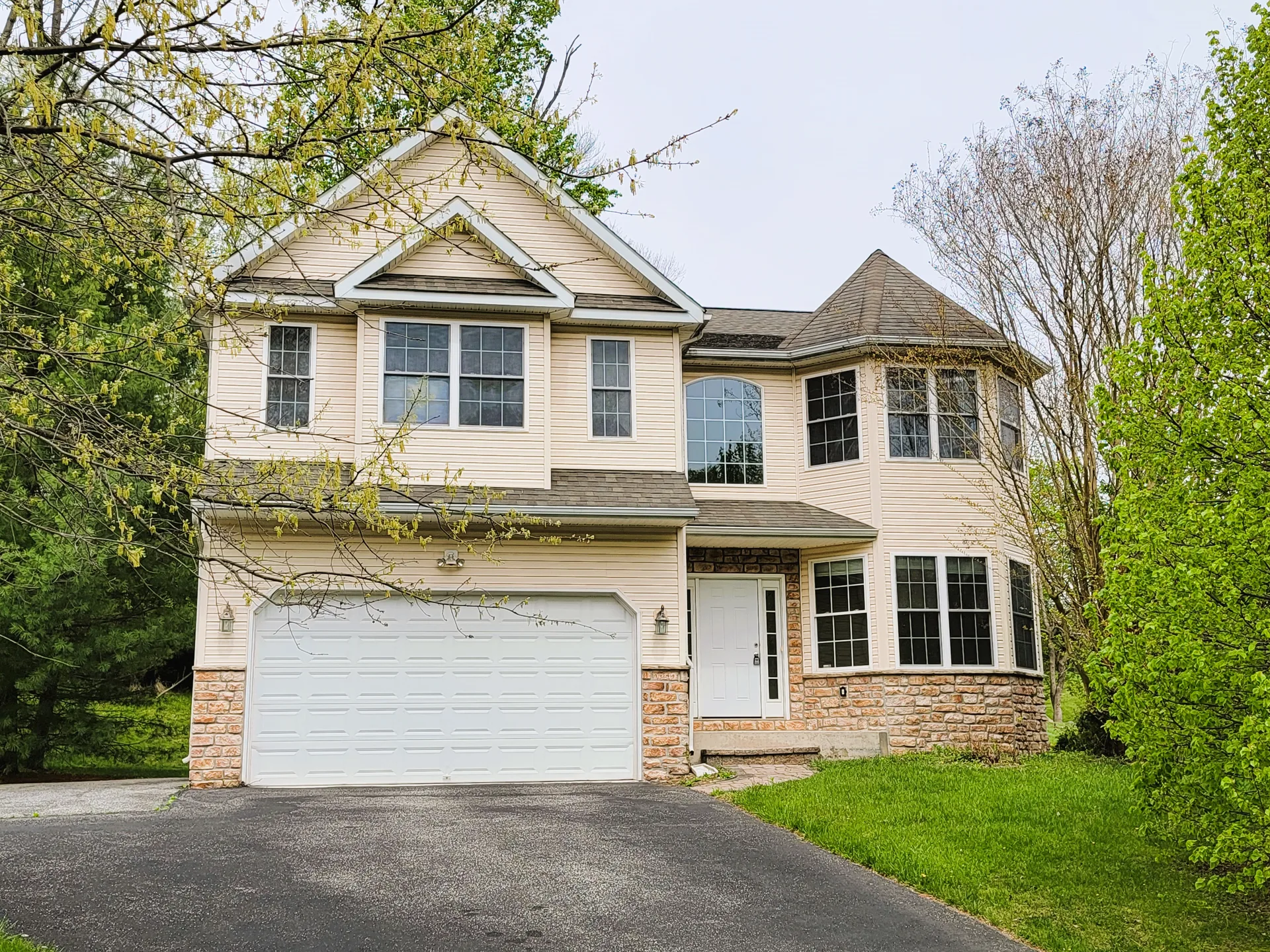 Front exterior of 115 Louise Dr, Upper Chichester, PA