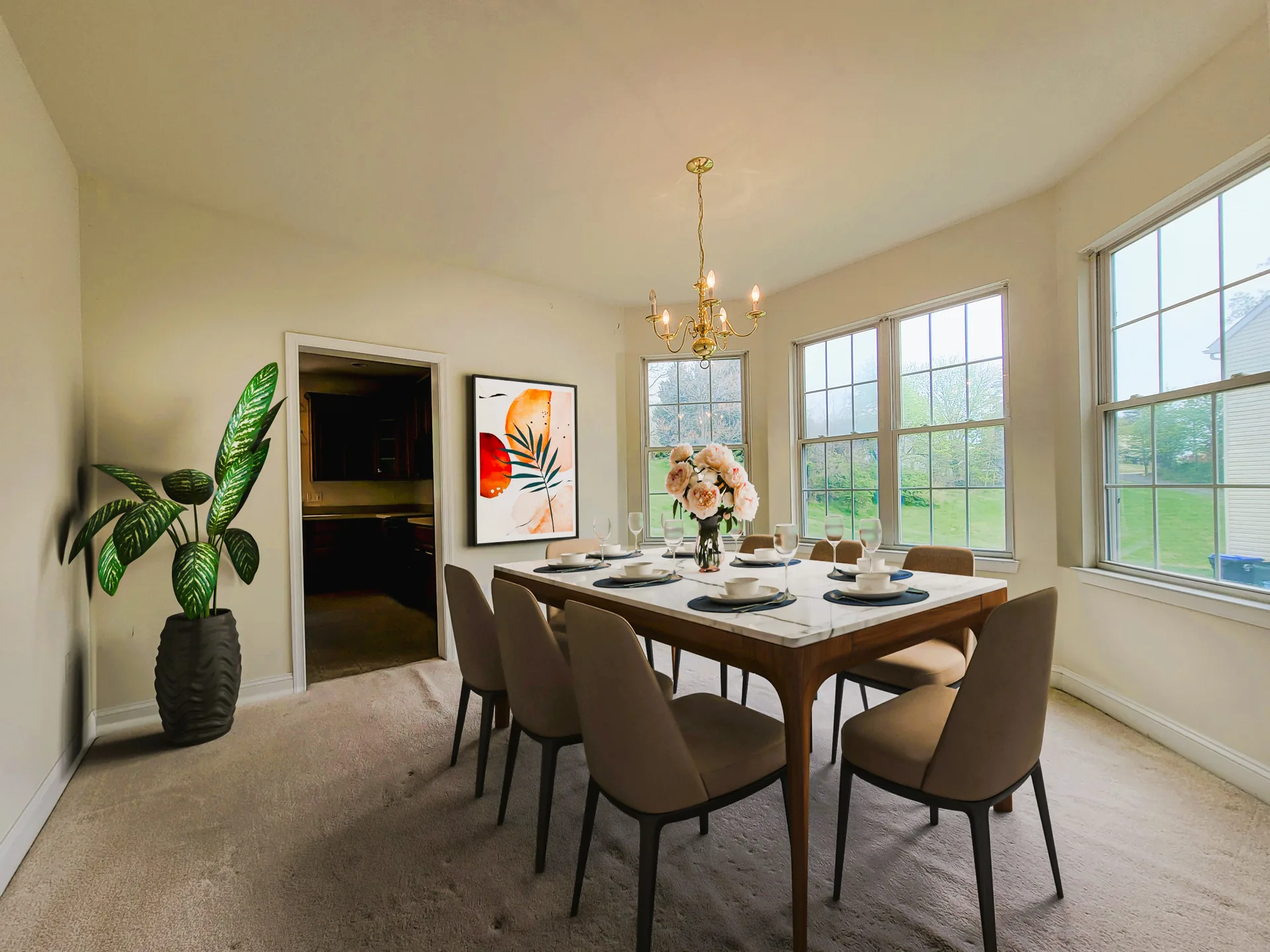 Dining room with bay windows