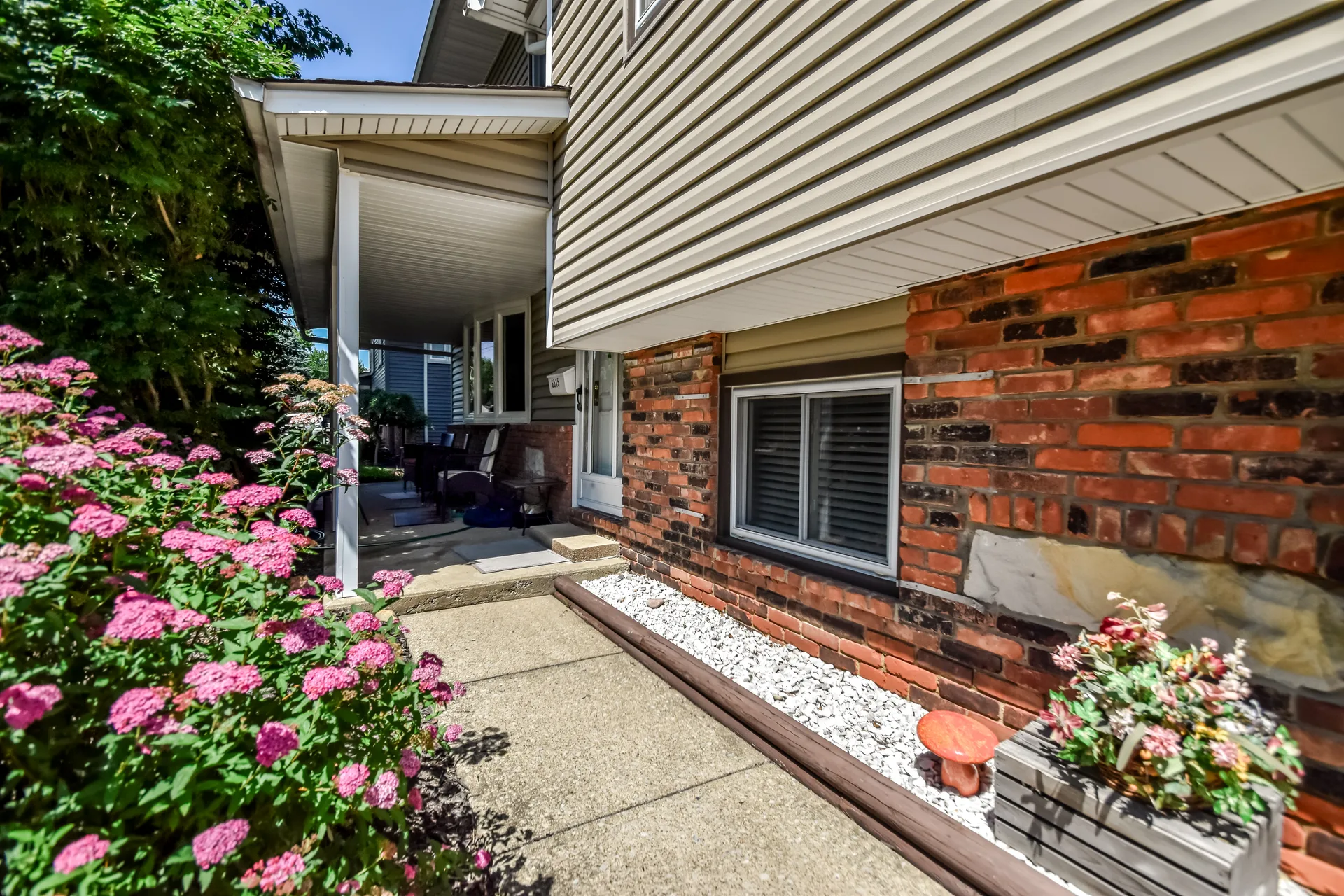 Front porch and entryway of 6515 Chase Dr
