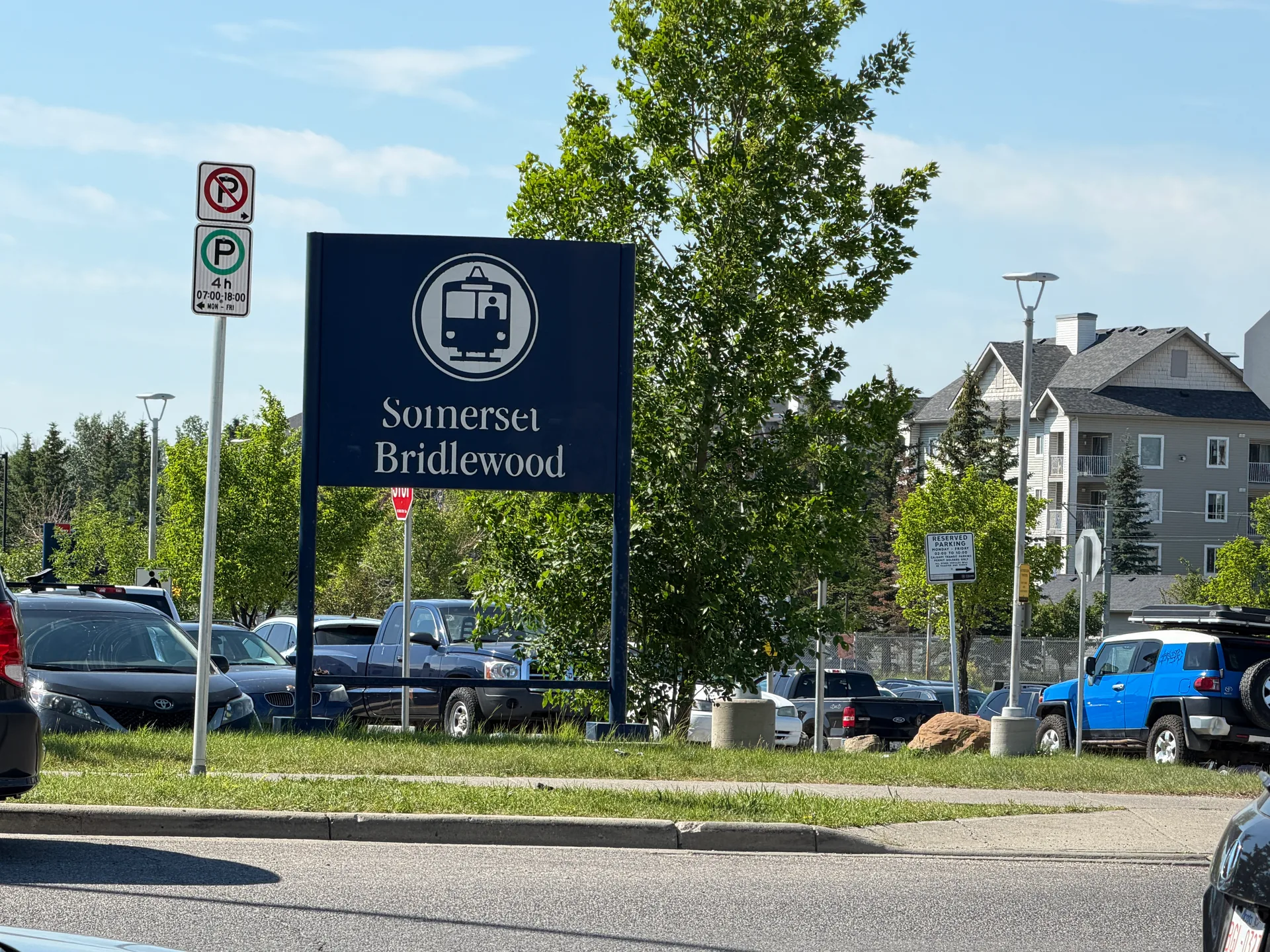 Somerset-Bridlewood LRT station signage