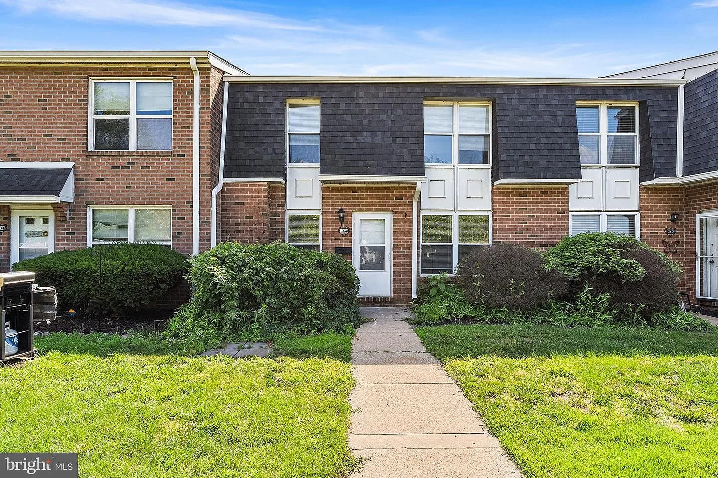 Exterior view of 1032 Harbour Dr Unit 1032, a renovated Palmyra NJ townhouse