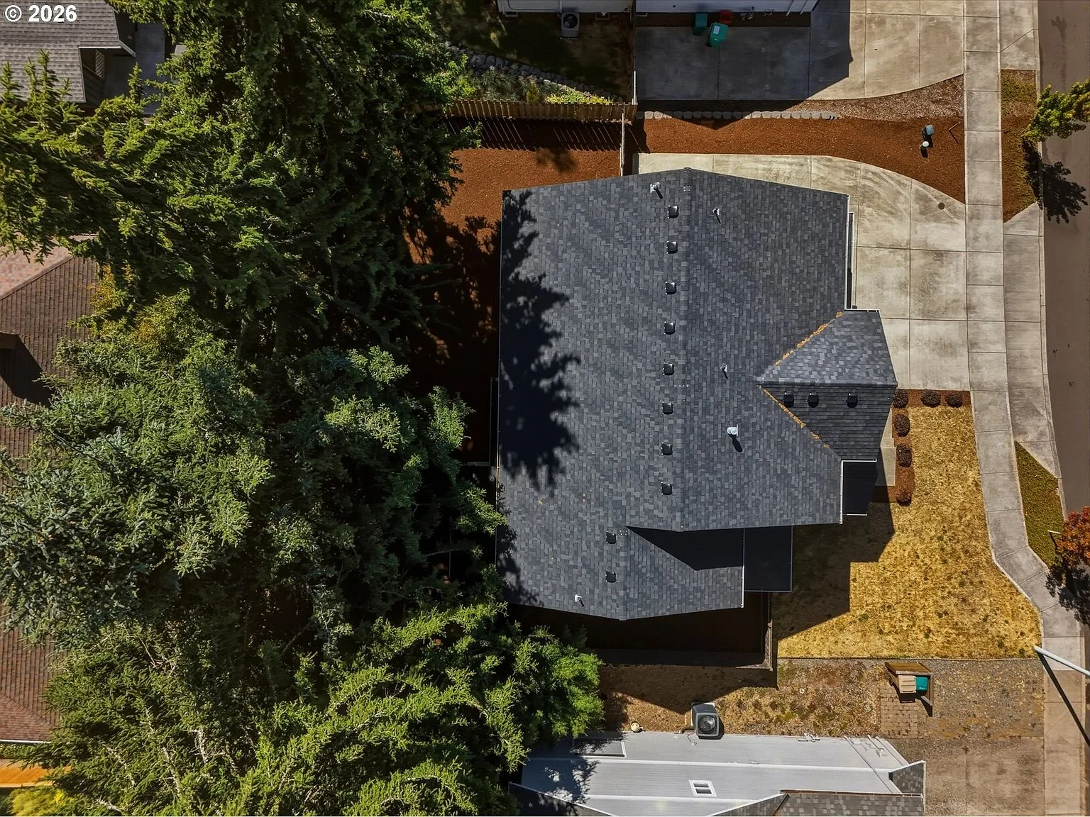 Aerial view of the property and surrounding Milwaukie neighborhood