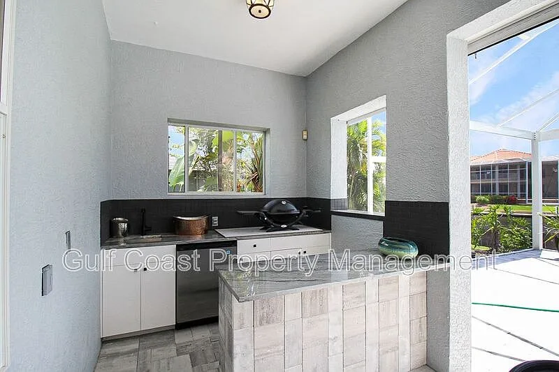 Outdoor Kitchen