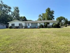 1521 Stanford Dr, Brunswick OH