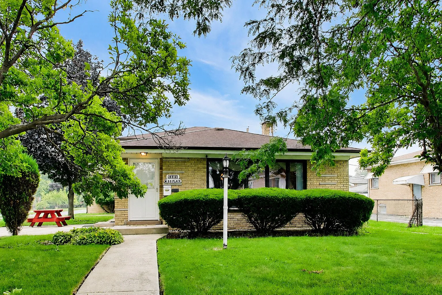 6101 W 80th Pl
