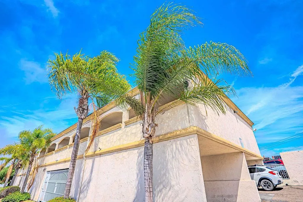 Exterior of the Imperial Palms residence at 1085 12th St Unit F