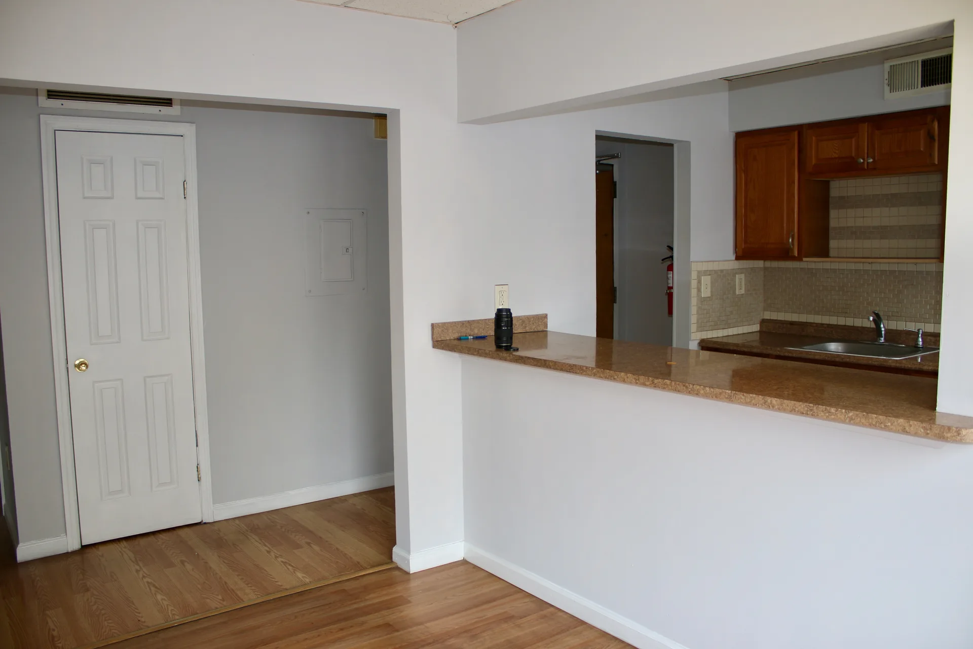 Kitchen with breakfast bar seating
