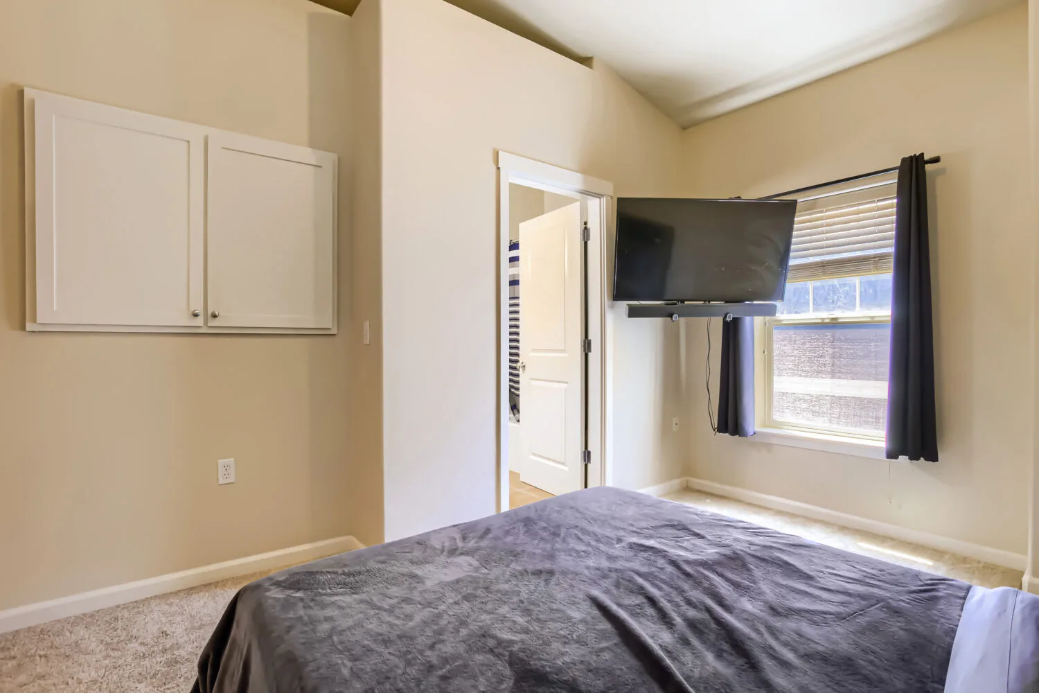 Bedroom with vaulted ceiling at athe townhouse at 22862 SW Forest Creek Dr #203, Sherwood, OR