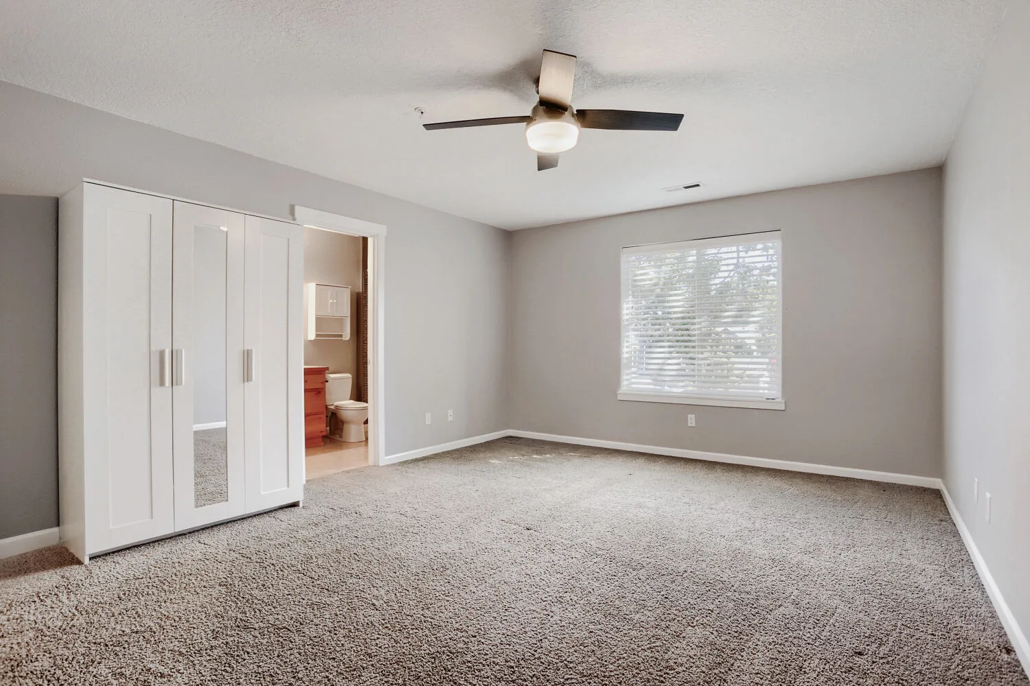 Master bedroom at the townhome at 14980 SW Conor Cir, Beaverton, OR