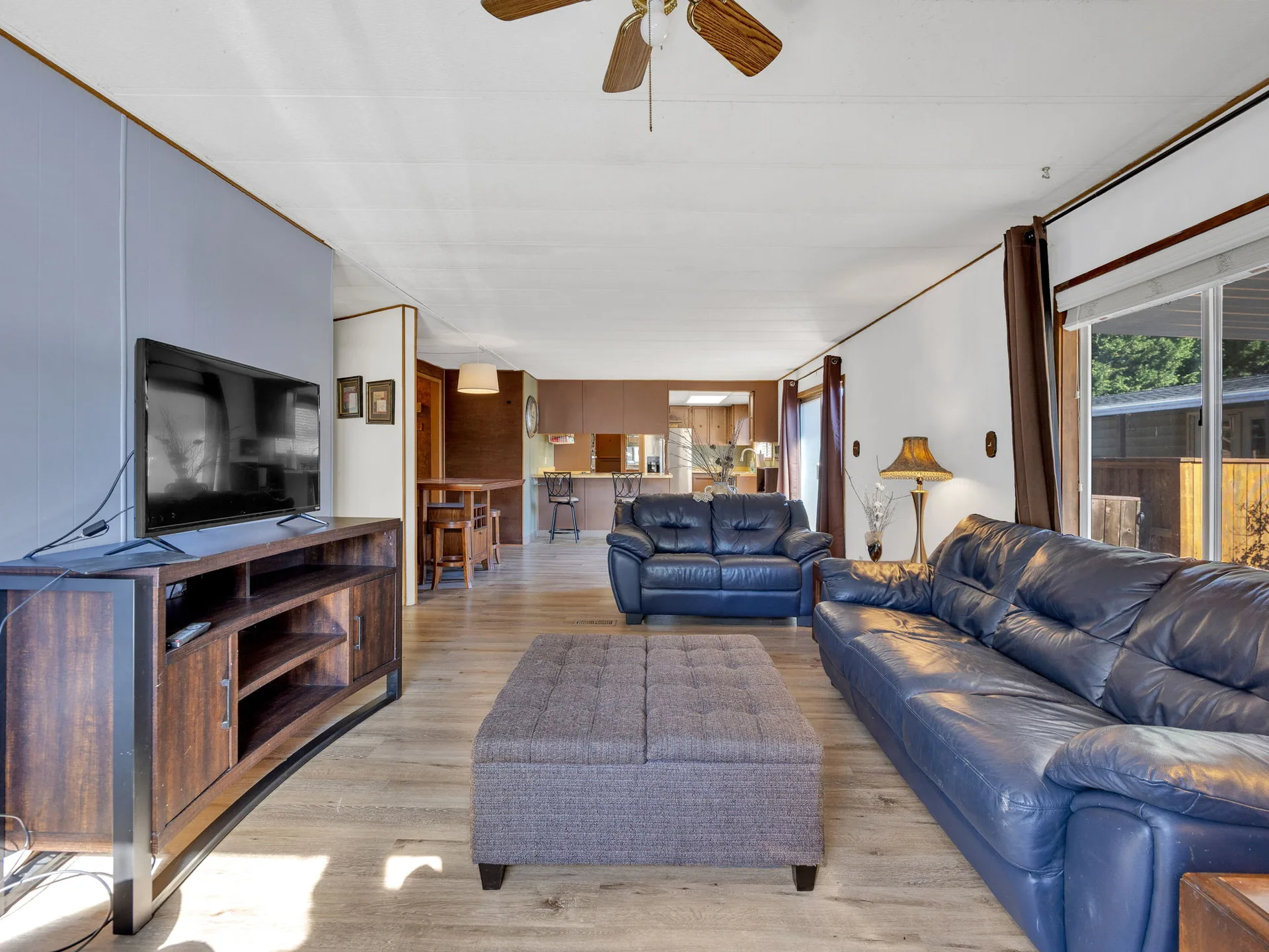 Open-concept living room at 21100 NE Sandy Blvd #62, Fairview, OR