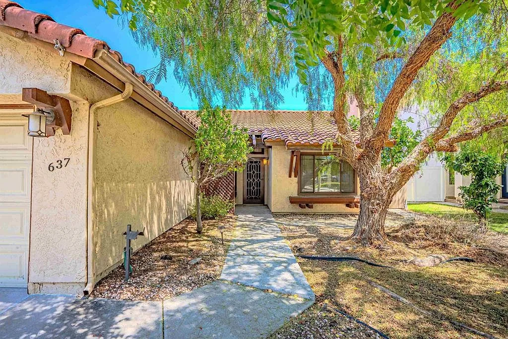 Front of 637 Redlands Pl, a single-story home in Bonita