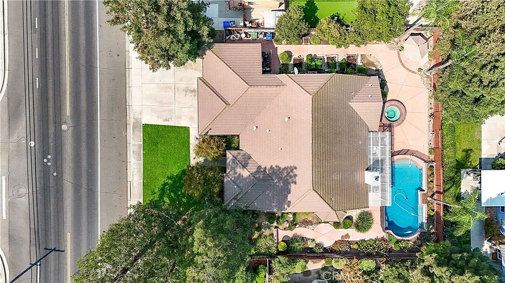 A bird's-eye view of the quarter-acre lot