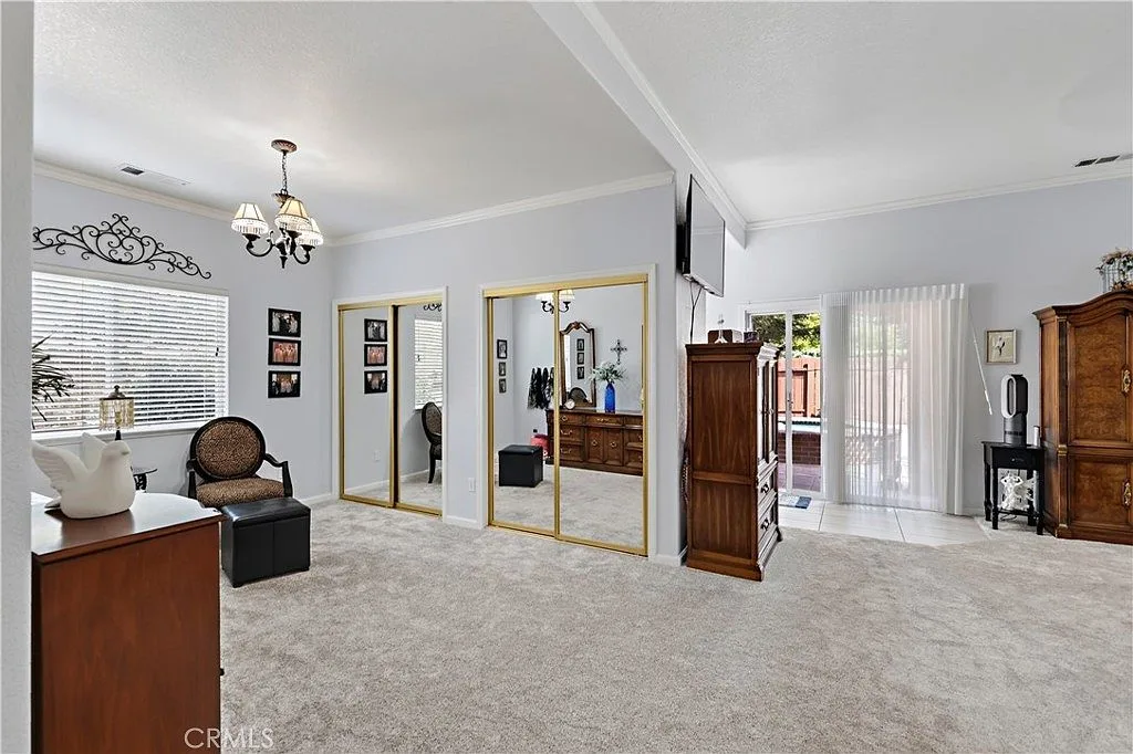 The extra-large primary suite