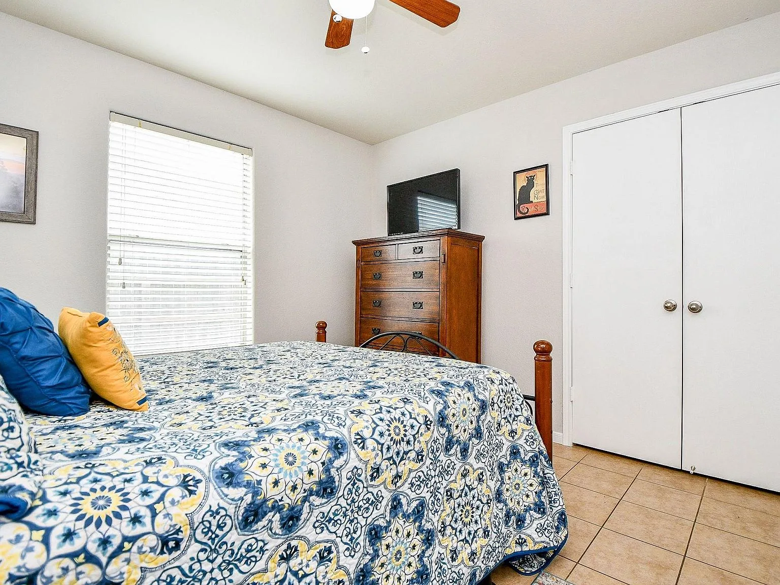Secondary bedroom