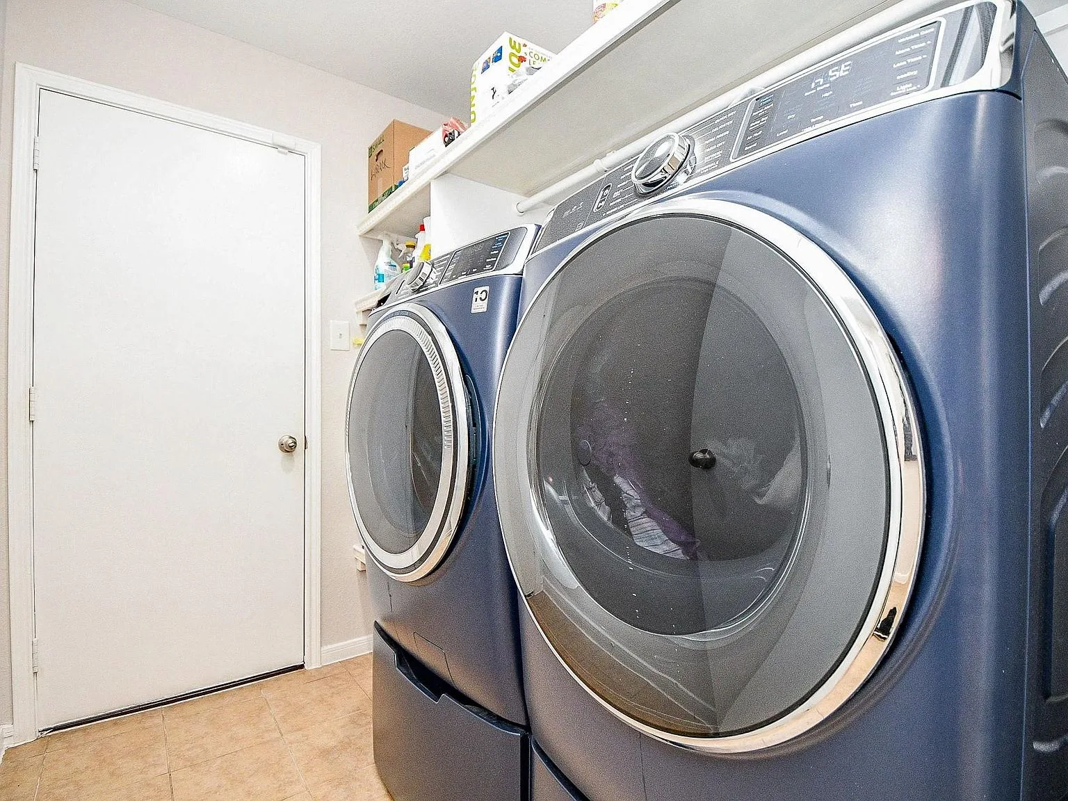 Laundry room with utility space