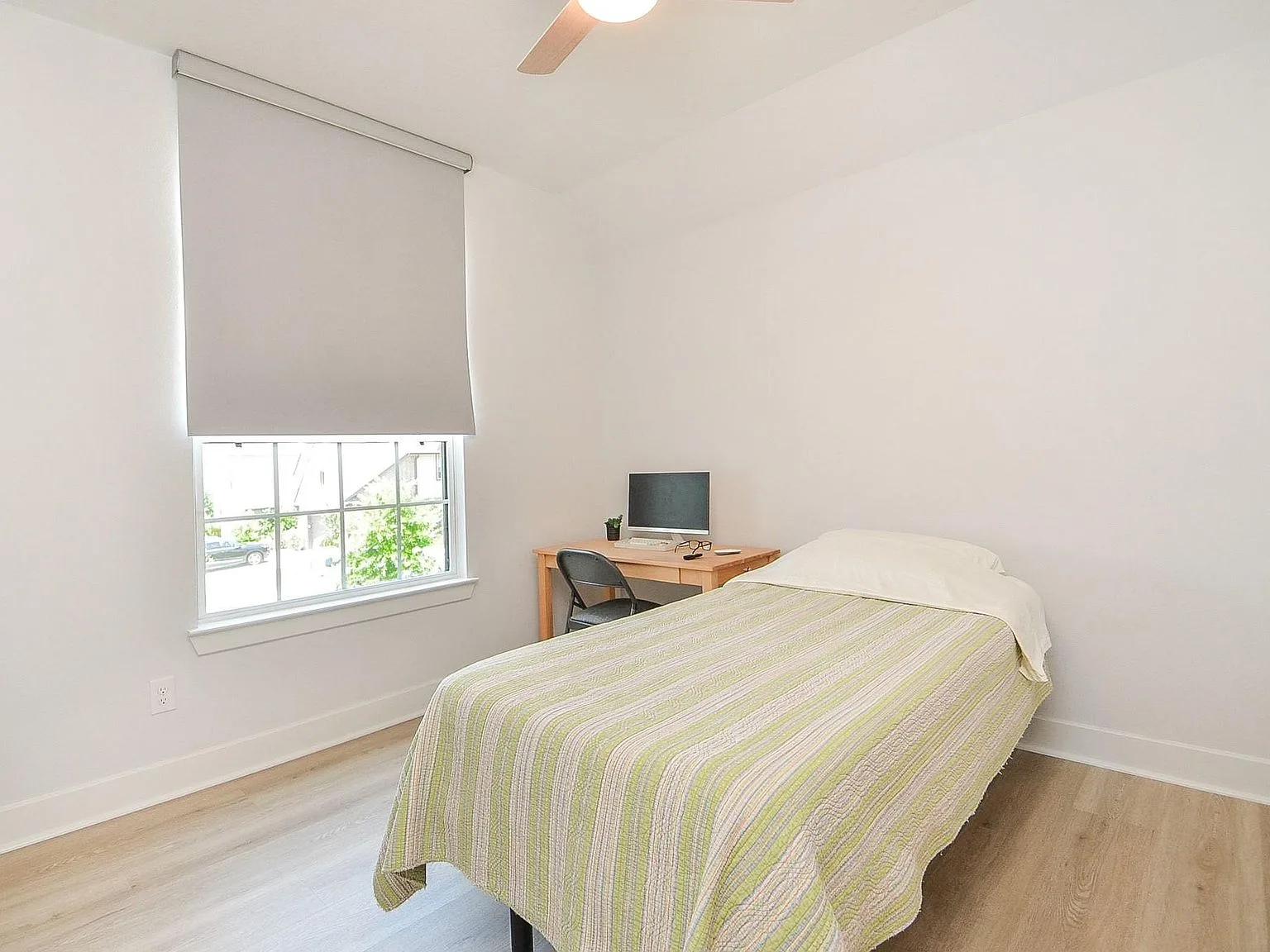 Flexible secondary room with bright natural light