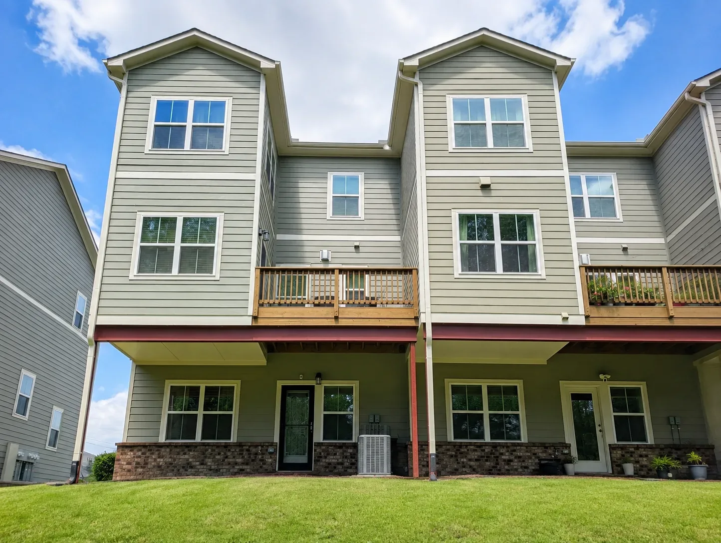 Rear deck exterior