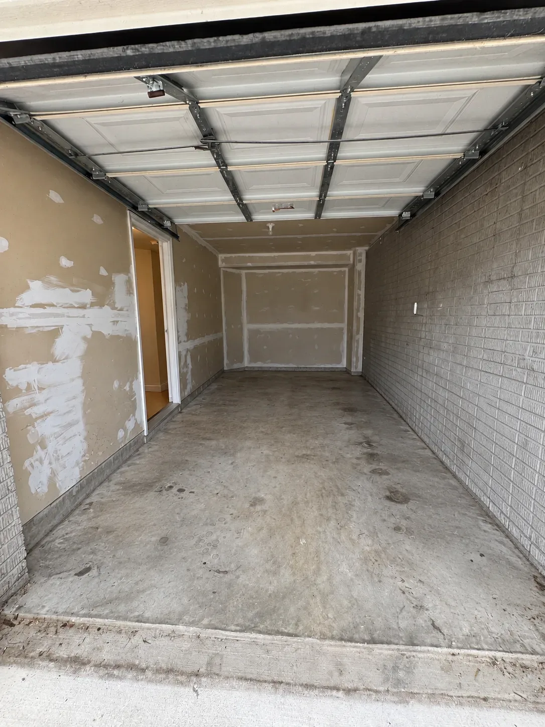 Unfinished garage space at 158 Short Branch Rd in Stafford VA